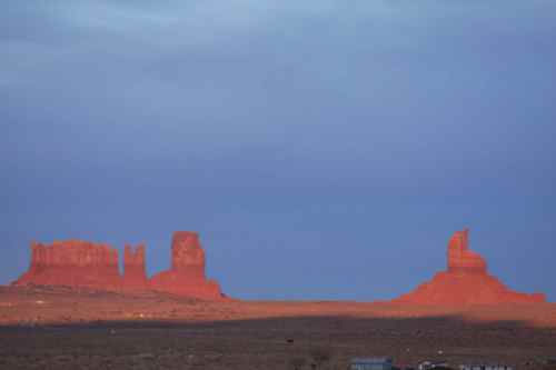 coucher de soleil sur monument valley