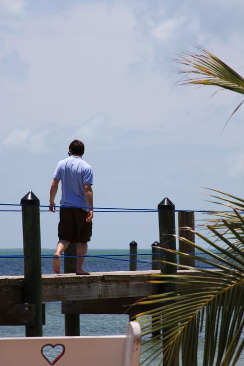 va faire un petit tour au bout du ponton