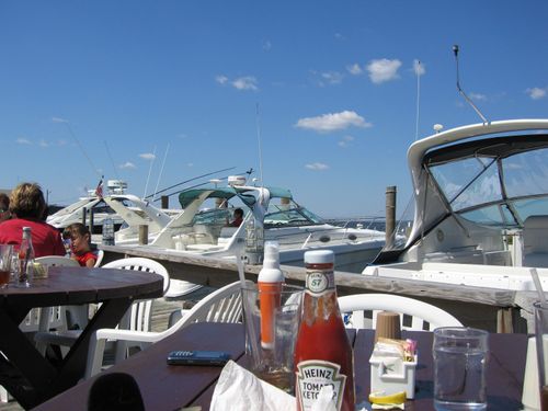 avec vue sur les bateaux!