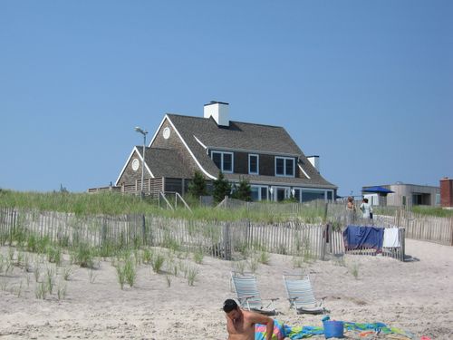 Petite baraque de bord de mer!